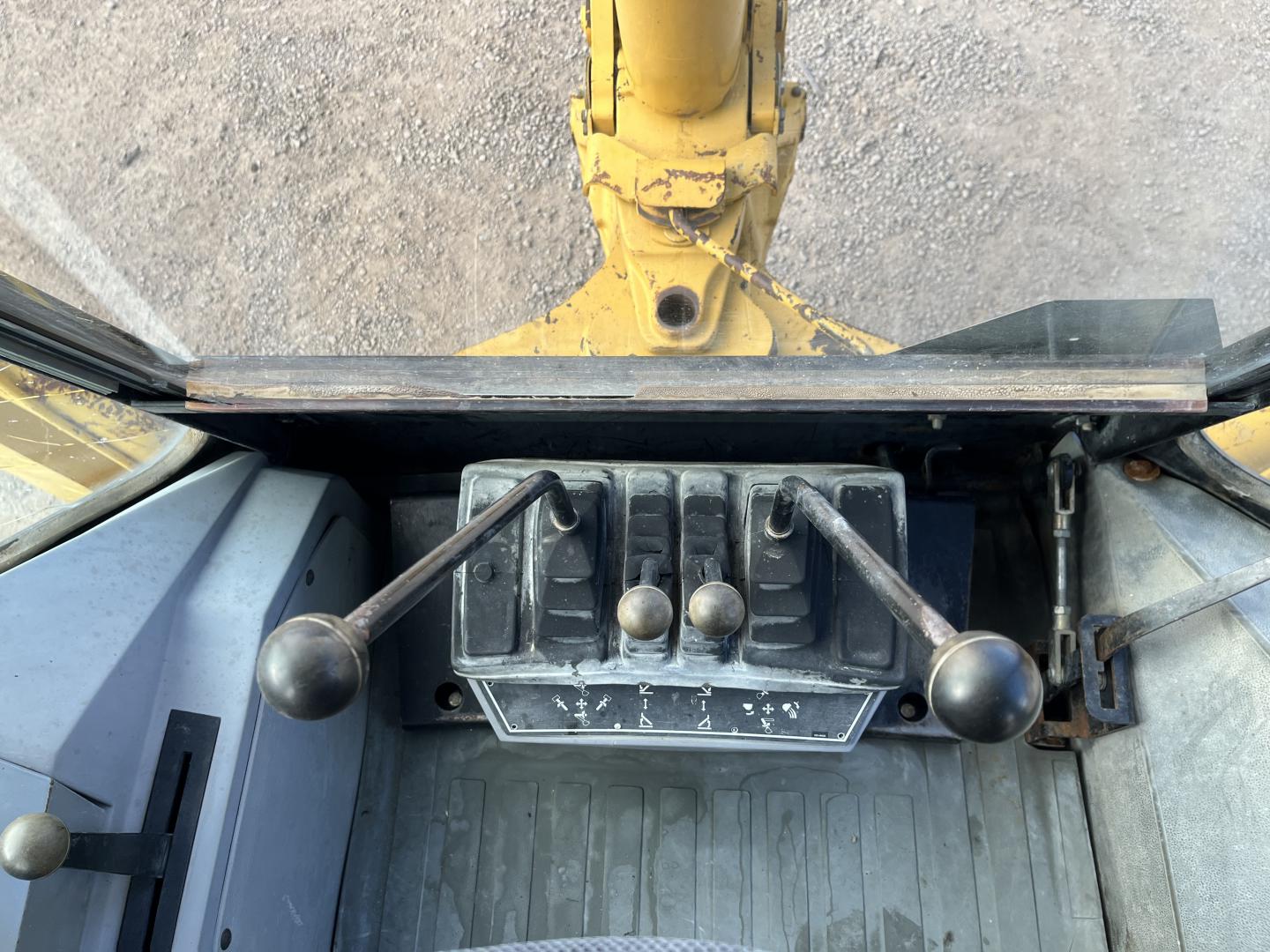 ./imagenes/INVOICE/2019/17271/RETROEXCAVADORA CATERPILLAR 446B (40).JPG